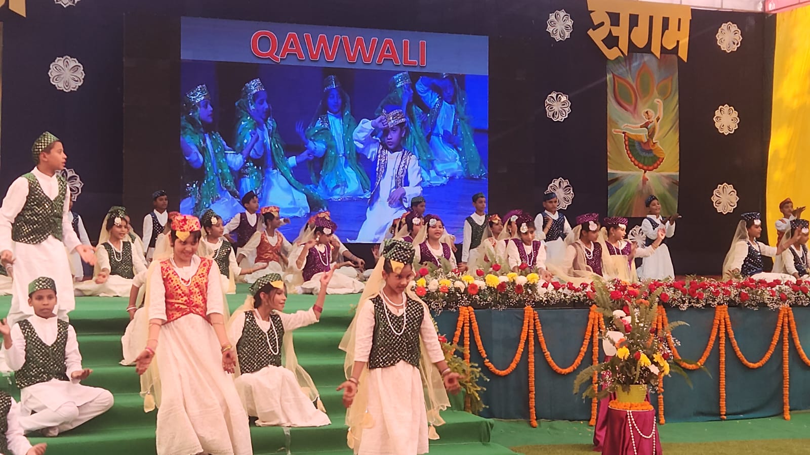 सेंट मेरिज स्कूल के वार्षिकोत्सव में बच्चों ने रंगारंग कार्यक्रम किया