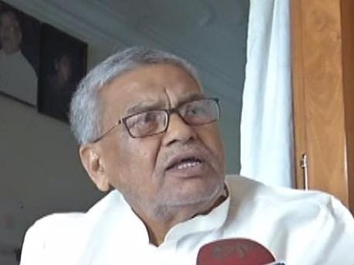 पूर्व नगर विकास मंत्री बच्चा सिंह का निधन: कोयलांचल से बलिया तक शोक की लहर, 'रघुकुल' में लगा समर्थकों का तांता