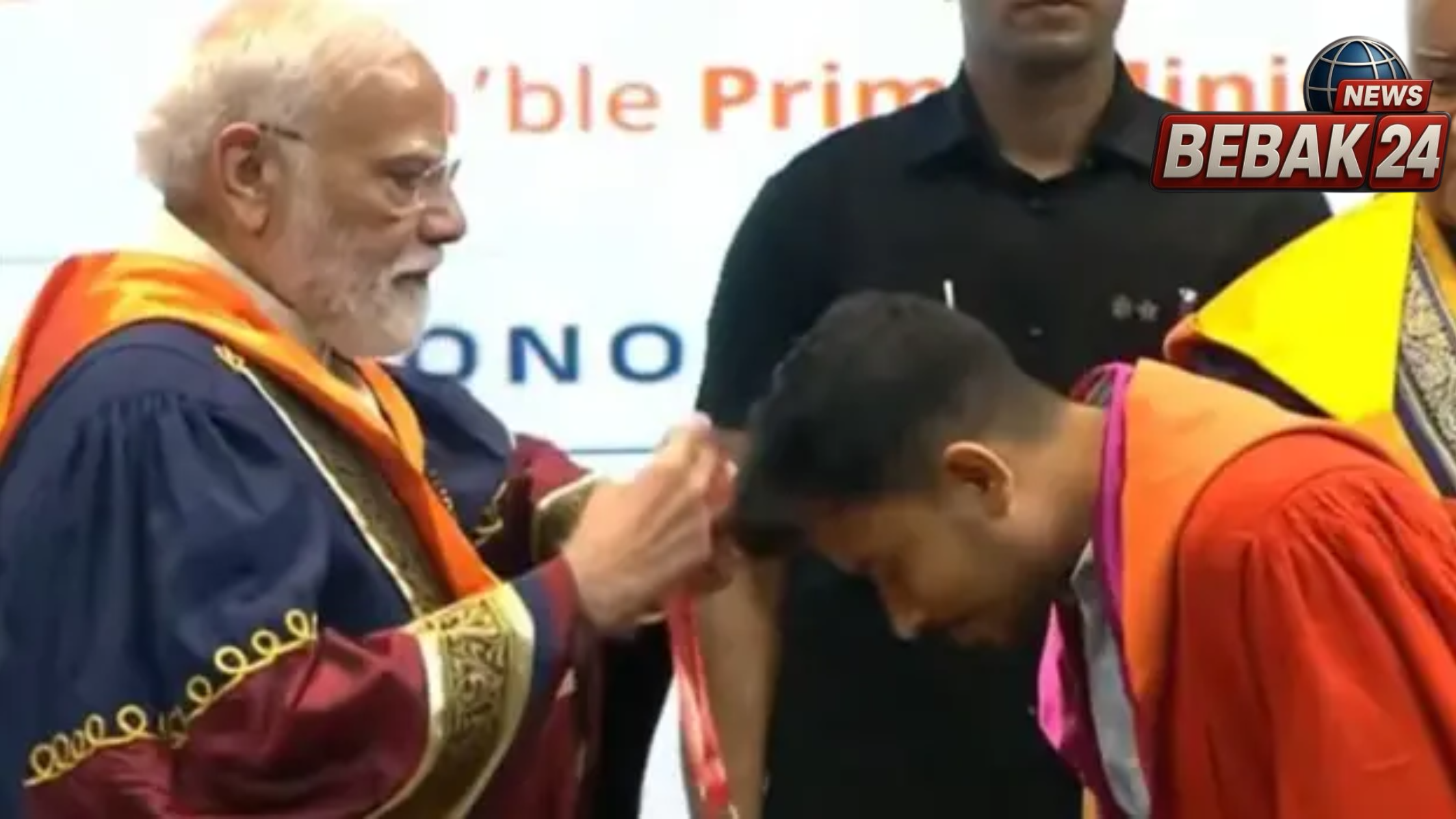 आईआईटी दिल्ली के दीक्षांत समारोह पर ओवैसी के सवाल, बोले- छात्रों को पीएम मोदी के सामने सिर झुकाने के निर्देश दिए गए