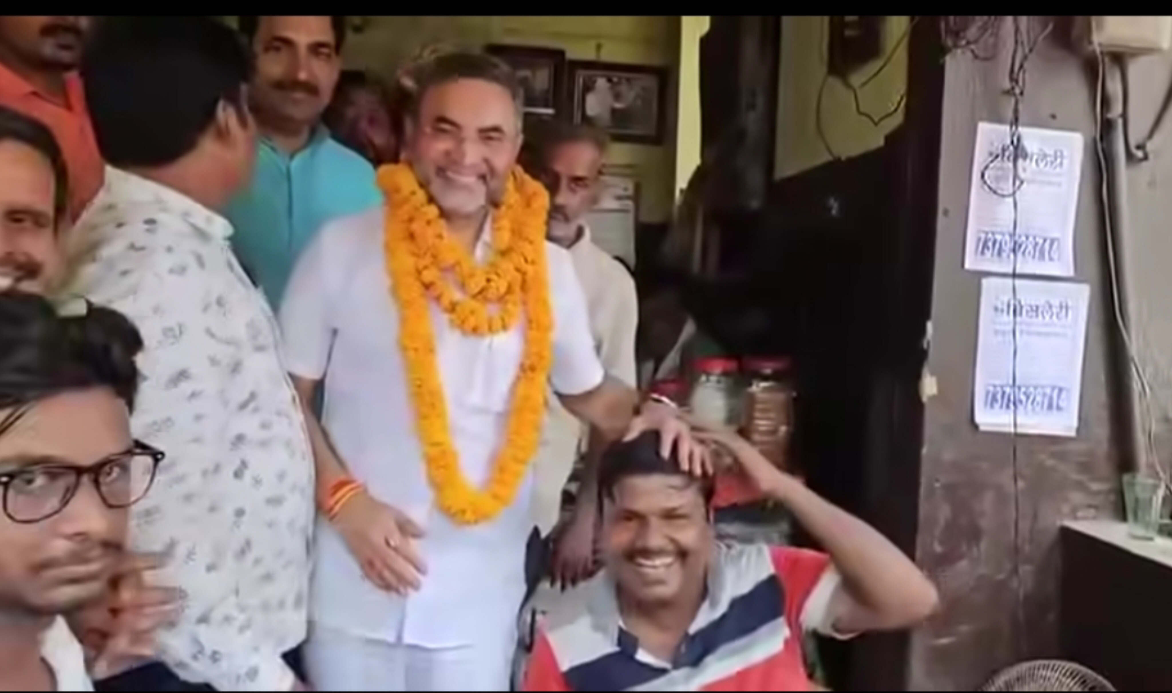 अस्सी की 'पप्पू की अड़ी' पर बृजेश सिंह की दस्तक: नागरिक अभिनंदन में बोले- 'वर्तमान जमीन पर ही बनेगा भव्य जगन्नाथ मंदिर, 52 बीघा से कोई मतलब नहीं'; सियासी हलचल तेज