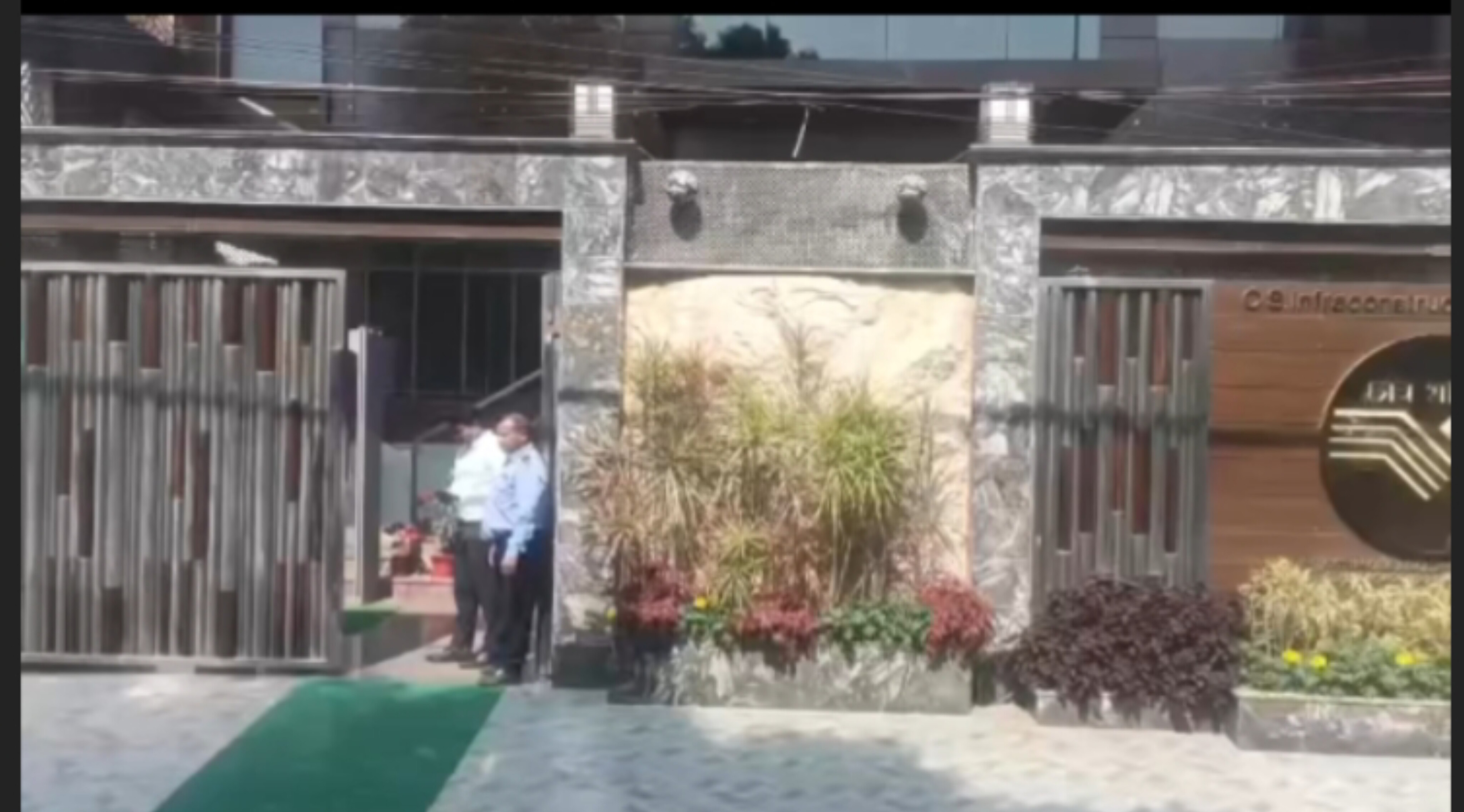 बीमार शेर पर 'सरकारी' वार! कैंसर से लड़ रहे उमाशंकर सिंह के घर IT की 'फौज', क्या ये महज इत्तेफाक है?