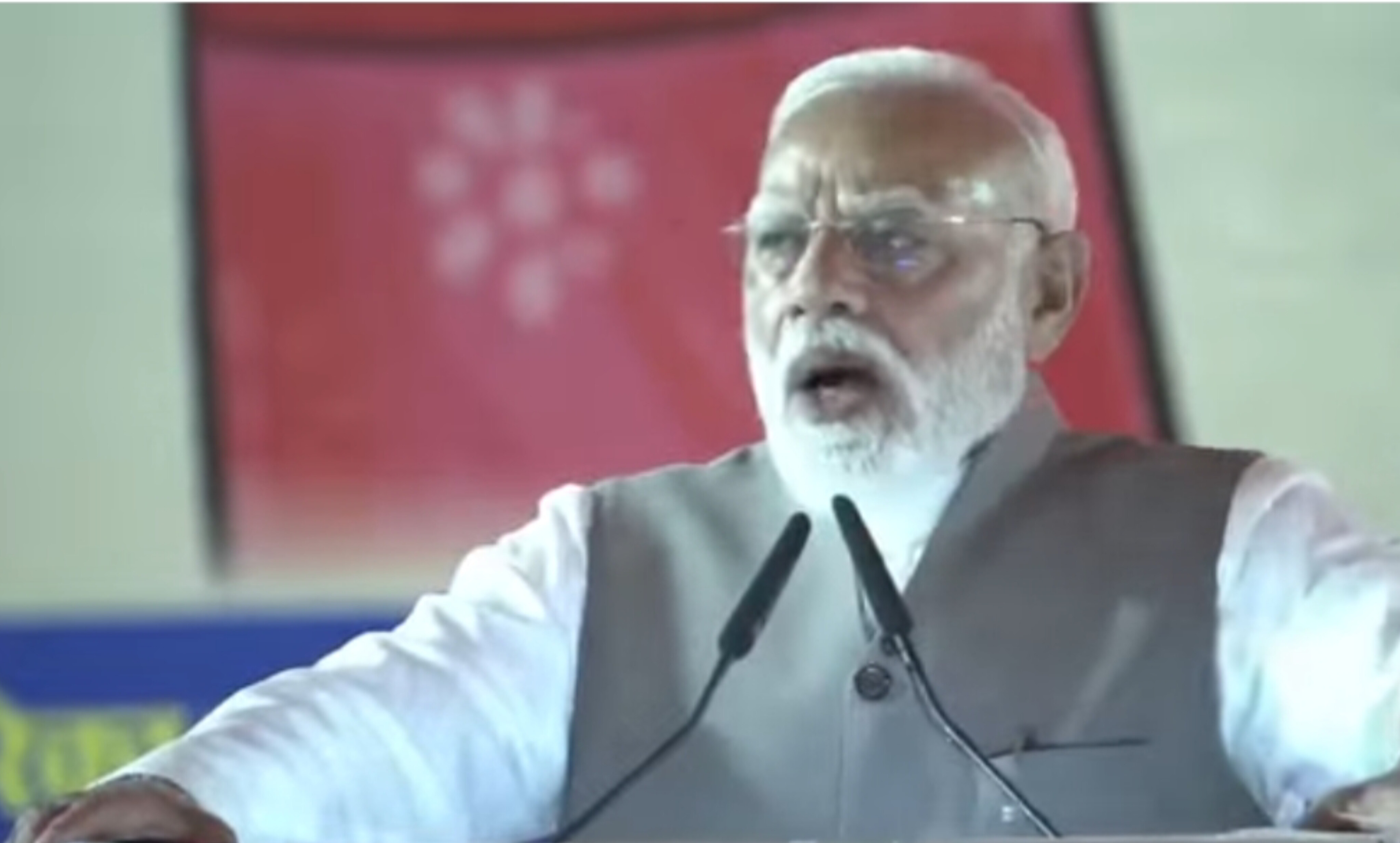 काशी की हुंकार: नारी शक्ति का सैलाब और पीएम मोदी का प्रहार!