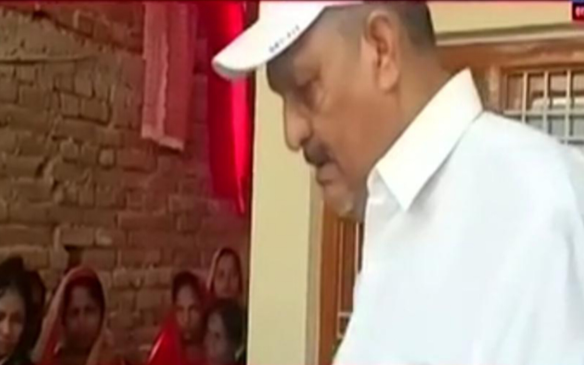  कमलेश बिंद के खात्मे के बाद अब 'बुलडोजर एक्शन' की तैयारी, सियासी और कानूनी मोर्चे पर बढ़ा तनाव