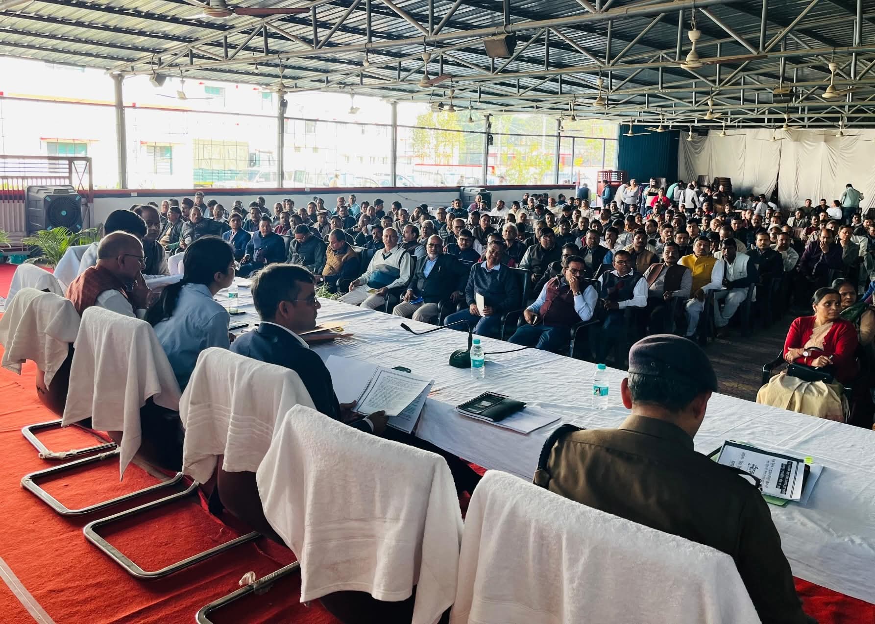 डीएम का सख्त फरमान: बोर्ड परीक्षा में लापरवाही पर गिरेगी गाज, मजिस्ट्रेटों को मुस्तैद रहने के निर्देश