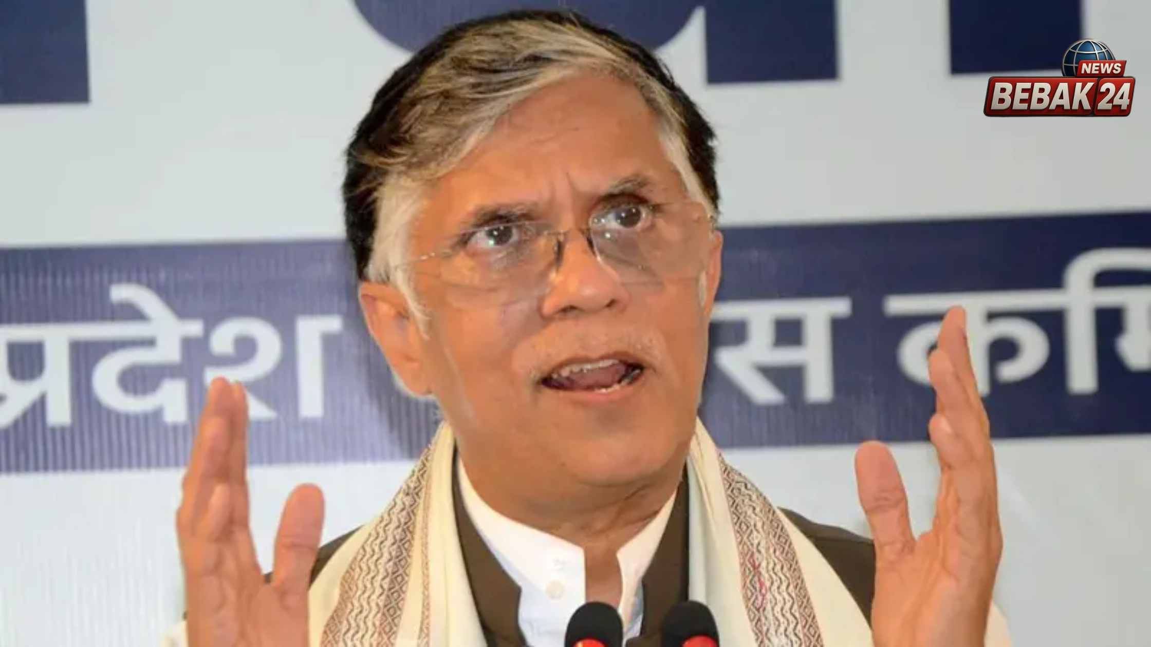 "चोरी कोई और करे और सबूत कोई और दे?"&mdash; वीएचपी अध्यक्ष के पत्र पर कांग्रेस और पवन खेड़ा का तीखा हमला