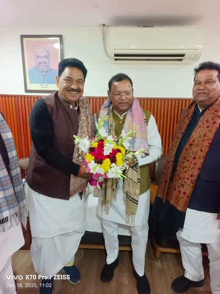 पूर्व मंत्री नारद राय ने दिल्ली में पंकज चौधरी से की मुलाकात, फेफाना से दावेदारी के संकेत