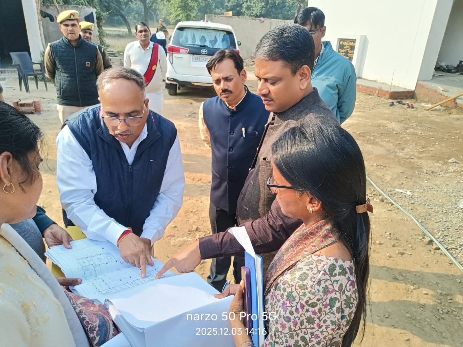 कमिश्नर का सख्त एक्शन: वाराणसी में प्रोजेक्ट्स का निरीक्षण, एल टी कॉलेज पुस्तकालय की धीमी प्रगति पर जताई नाराजगी