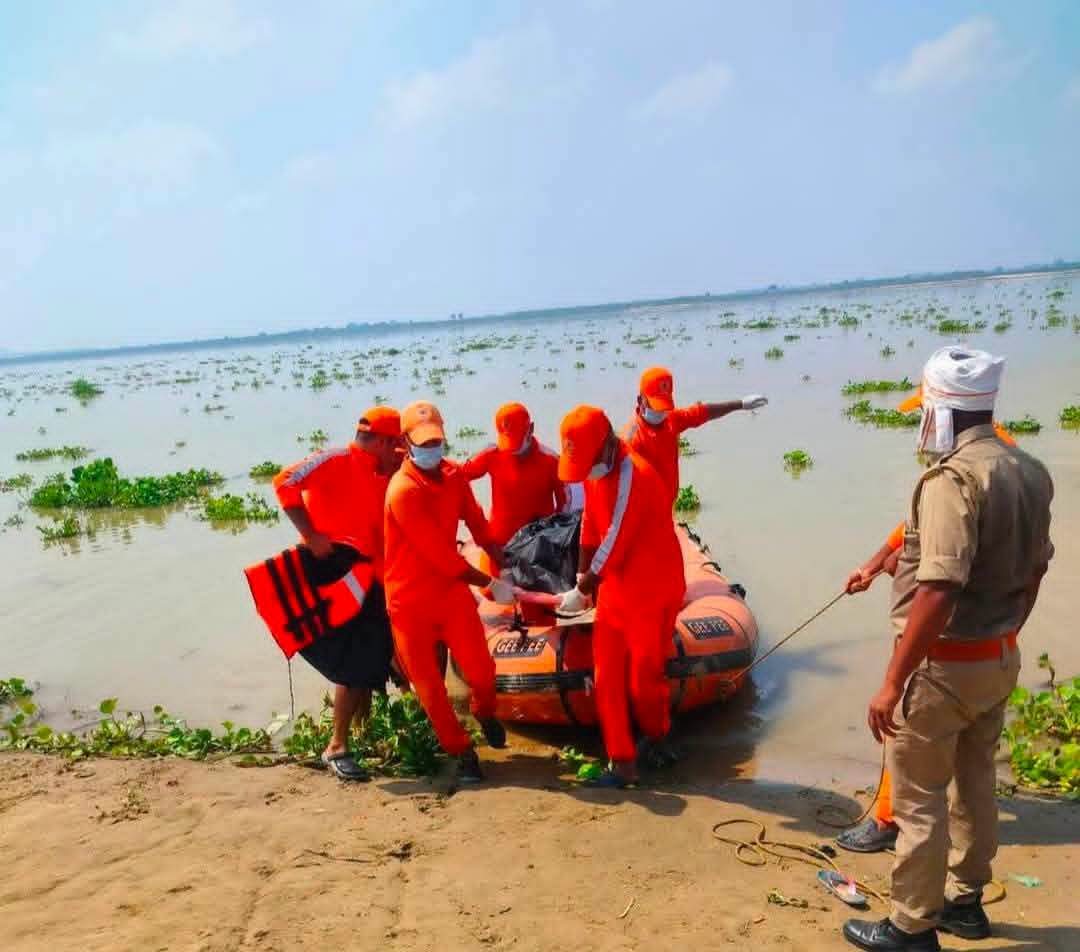 गंगा जल लेने गए पूर्व कलेक्ट्रेट बार एसोसिएशन अध्यक्ष व उनकी पत्नी की डूबने से मौत, NDRF ने बरामद किया अधिवक्ता ओमप्रकाश दुबे का शव