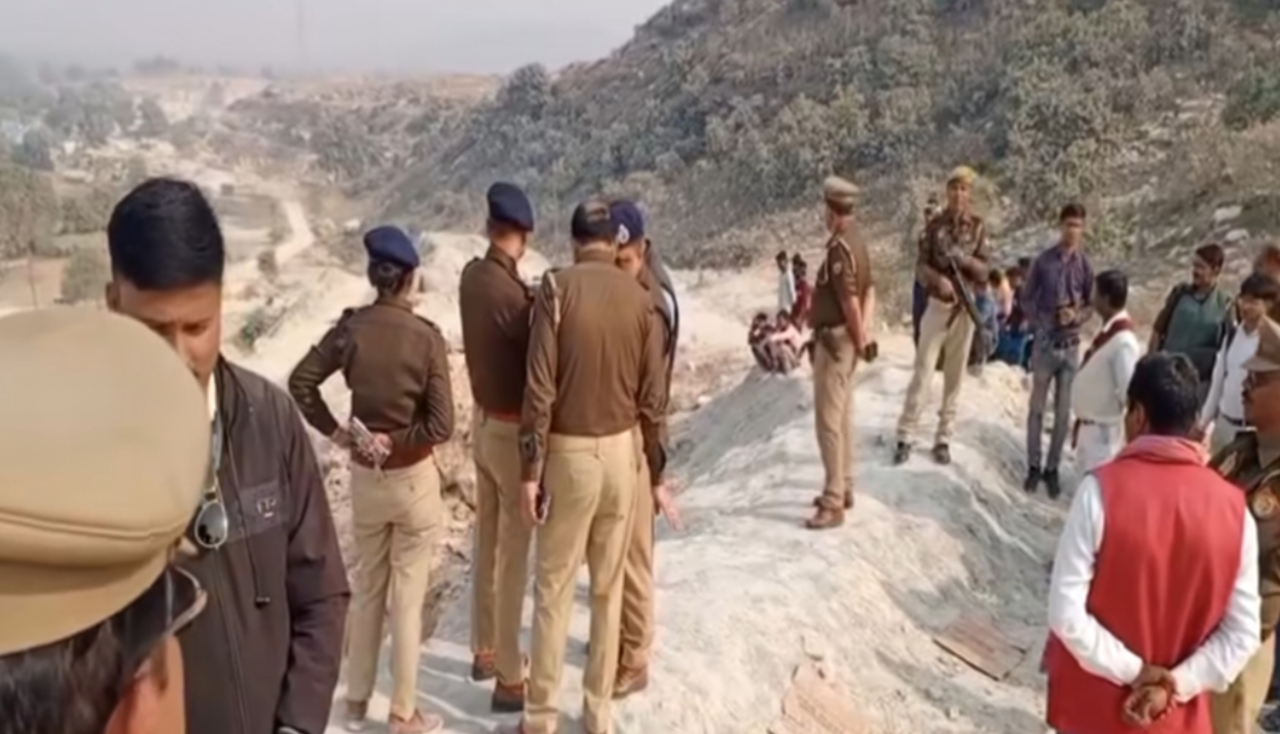 मीरजापुर खदान हादसा: पोकलेन की चपेट में आने से मुंशी की मौत