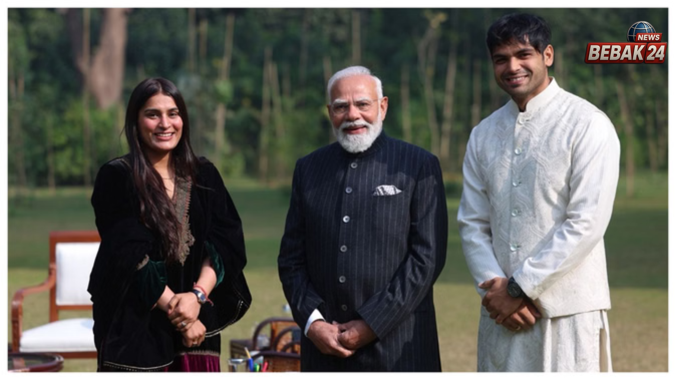 PM Modi-Neeraj Chopra: पीएम मोदी से मिले 'गोल्डन बॉय' नीरज चोपड़ा, साथ में नजर आईं पत्नी हिमानी मोर; खेल जगत पर हुई चर्चा