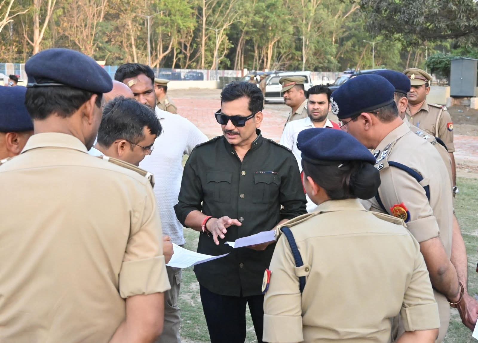 आधी आबादी के हाथ में 'अजेय' सुरक्षा: बनारस में PM की एंट्री से पहले प्रशासन का 'विमेन पावर' मास्टरप्लान!