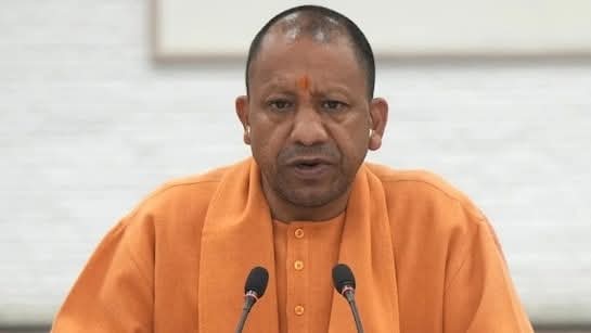 योगी सरकार का युवाओं को नववर्ष का उपहार: पुलिस भर्ती में आयु सीमा 3 साल बढ़ी, 32,679 पदों पर अवसर