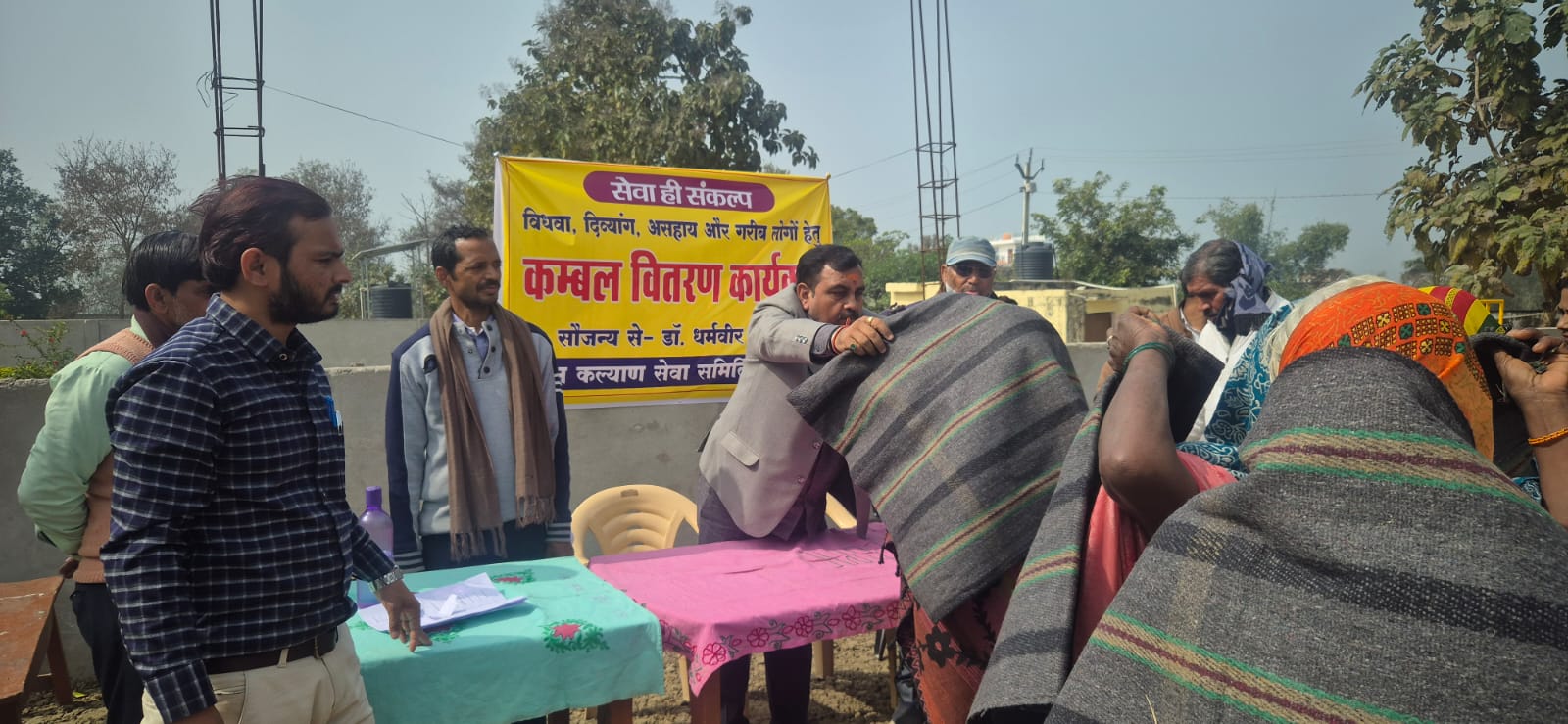 गरीबों की सेवा से बड़ा कोई तीर्थ नहीं: डॉ. धर्मवीर तिवारी ने 151 चेहरों पर बिखेरी मुस्कान