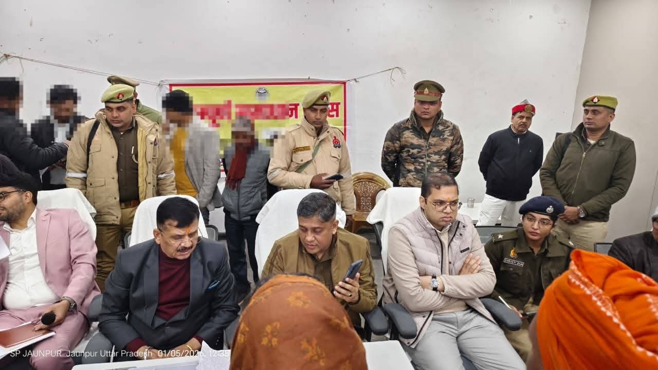 जनसमस्याओं के निस्तारण में ढिलाई कतई बर्दाश्त नहीं: जिलाधिकारी