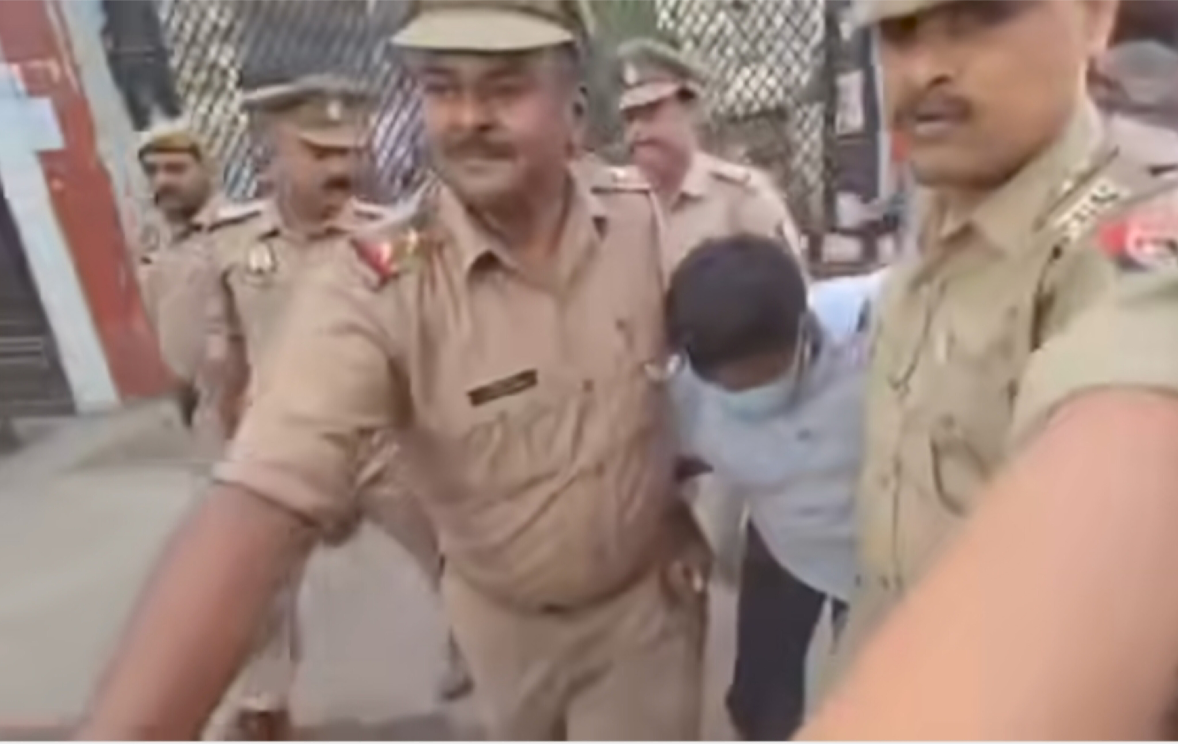 UP कॉलेज का कुरुक्षेत्र: क्लासरूम के बाहर कत्लेआम, दहशत में वाराणसी!