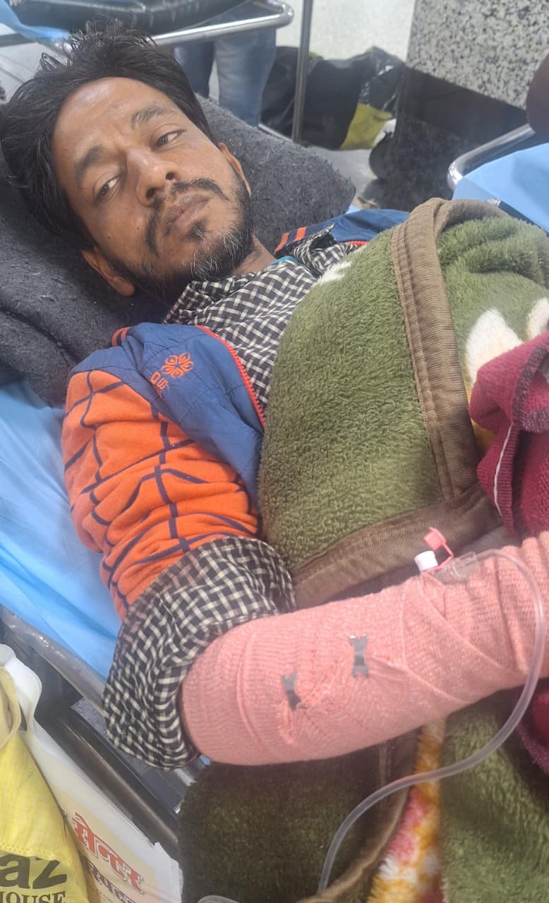 सादात में दबंगों का कहर: बकरी को टक्कर मारने का विरोध करने पर युवक को लाठी-डंडों से पीटा