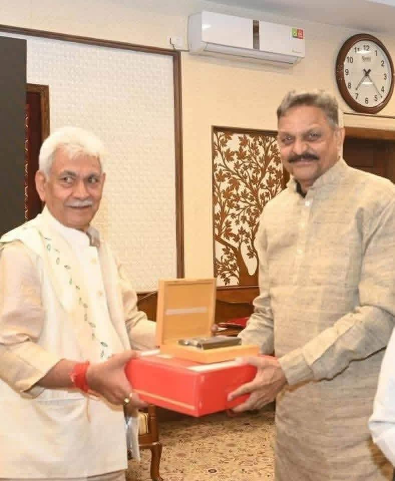 राजभवन की 'हाई-टी' या नए समीकरणों की जमीन? मनोज सिन्हा और अफजाल अंसारी की मुलाकात के सियासी मायने