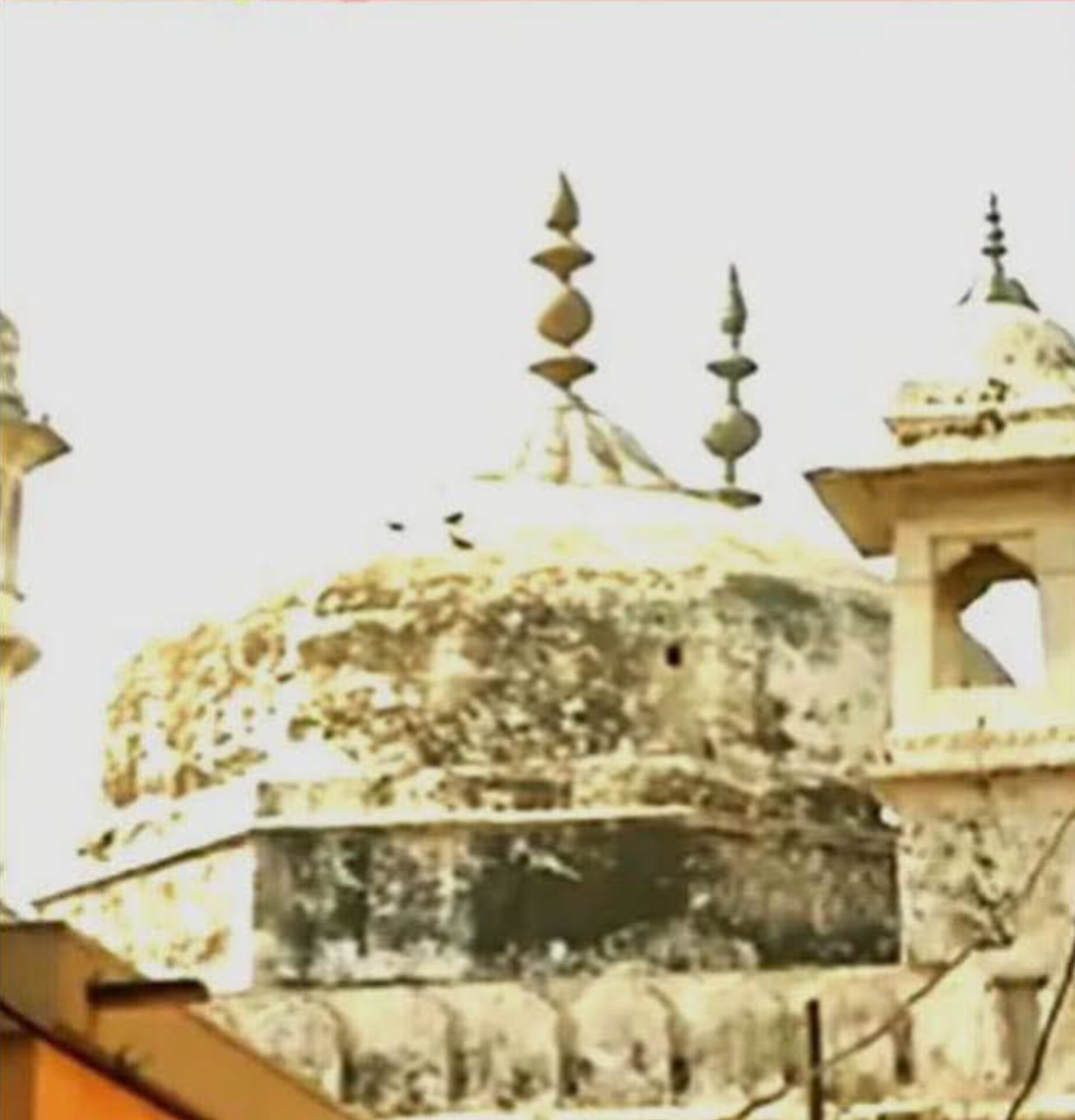 ज्ञानवापी विवाद: मध्यस्थता की कोशिशें नाकाम, अब सुप्रीम कोर्ट के फैसले पर टिकी देश की निगाहें