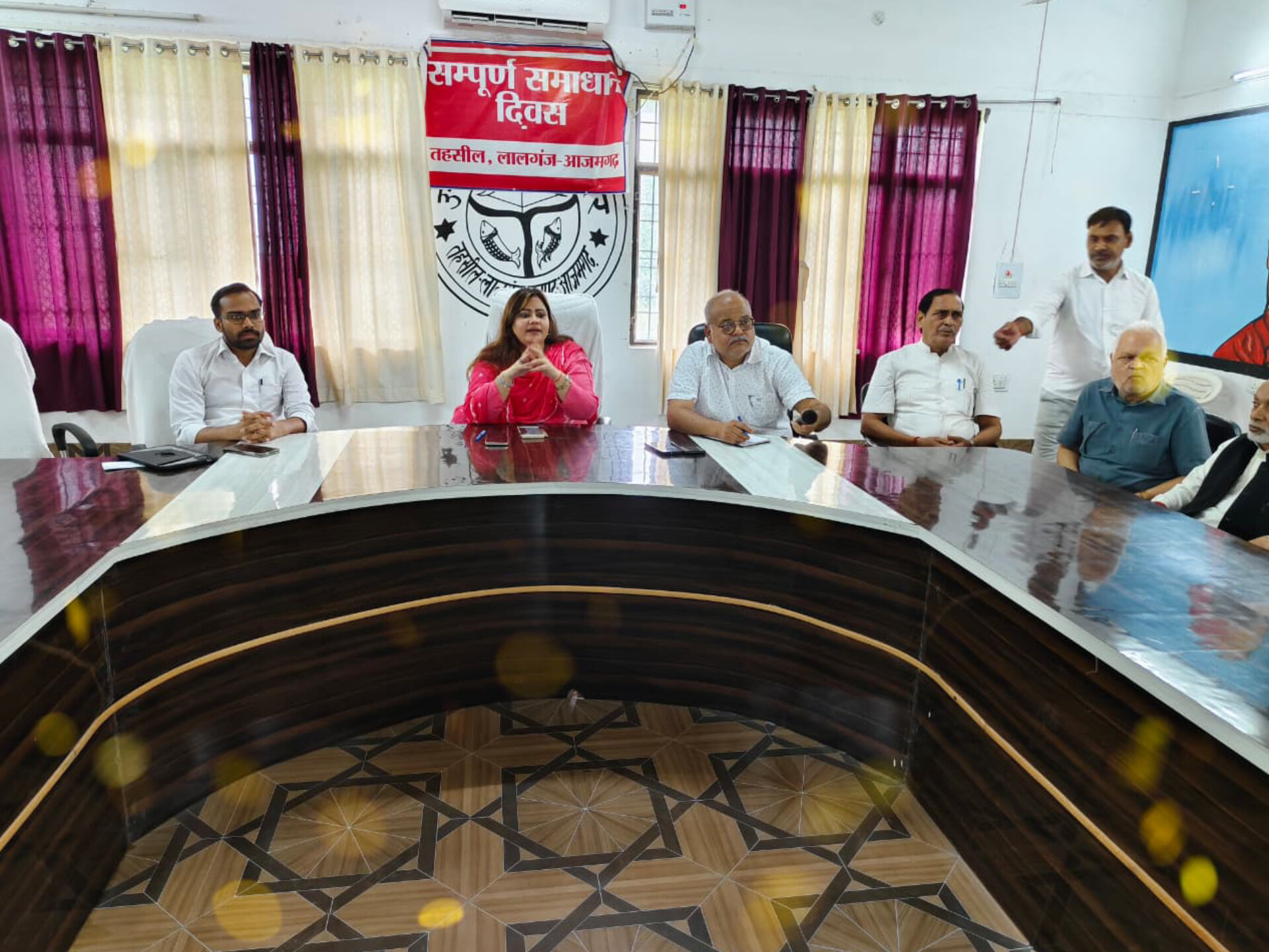 लालगंज: नवागत एसडीएम नेहा मिश्रा ने अधिवक्ताओं संग की बैठक, त्वरित न्याय पर दिया जोर
