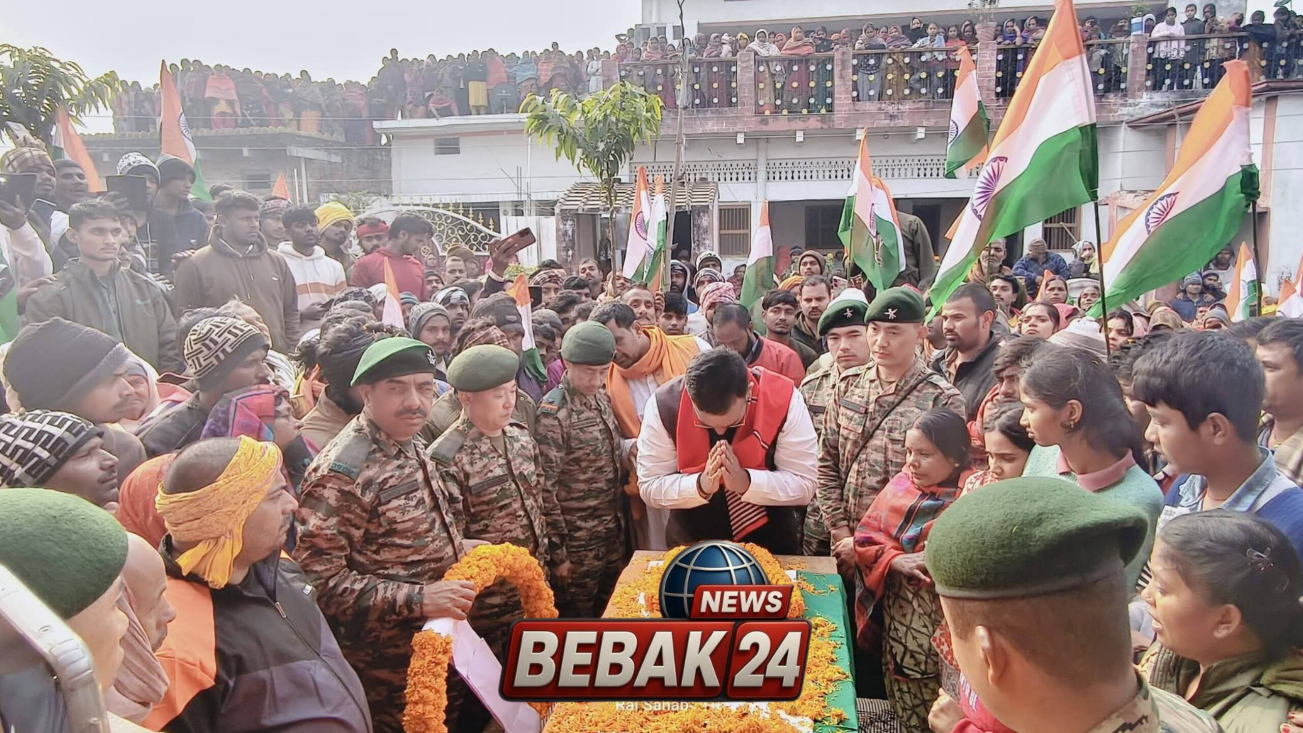 शहादत को सलाम: शहीद पन्नालाल राजभर के द्वार पहुंचे भाजपा नेता पीयूष राय, नम आंखों से दी वीर सपूत को श्रद्धांजलि