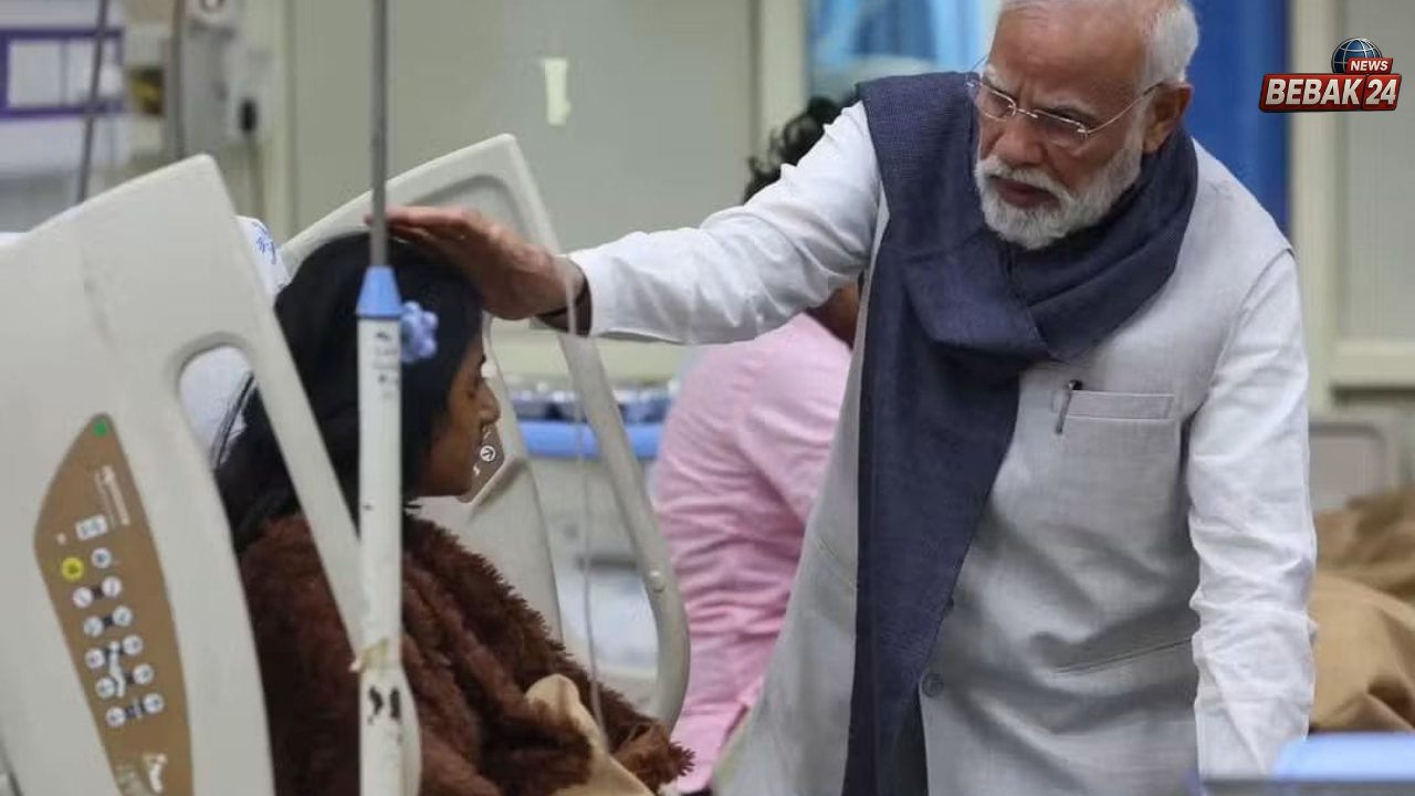 PM मोदी ने LNJP अस्पताल पहुंचकर दिल्ली ब्लास्ट के घायलों से मुलाकात की