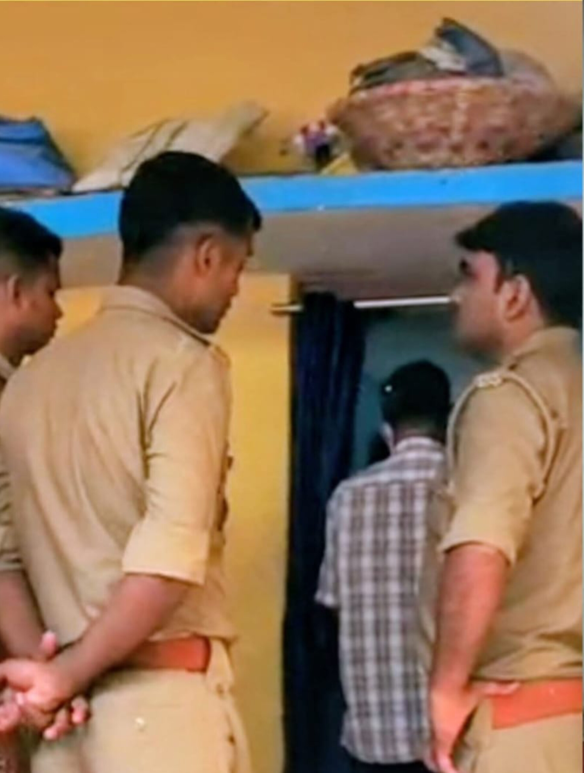 नगरा के डुमरिया में विवाहिता की संदिग्ध मौत, भाई ने कहा&mdash; 'साजिश के तहत बुलाकर की गई हत्या', पुलिस और प्रधान पर संगीन आरोप
