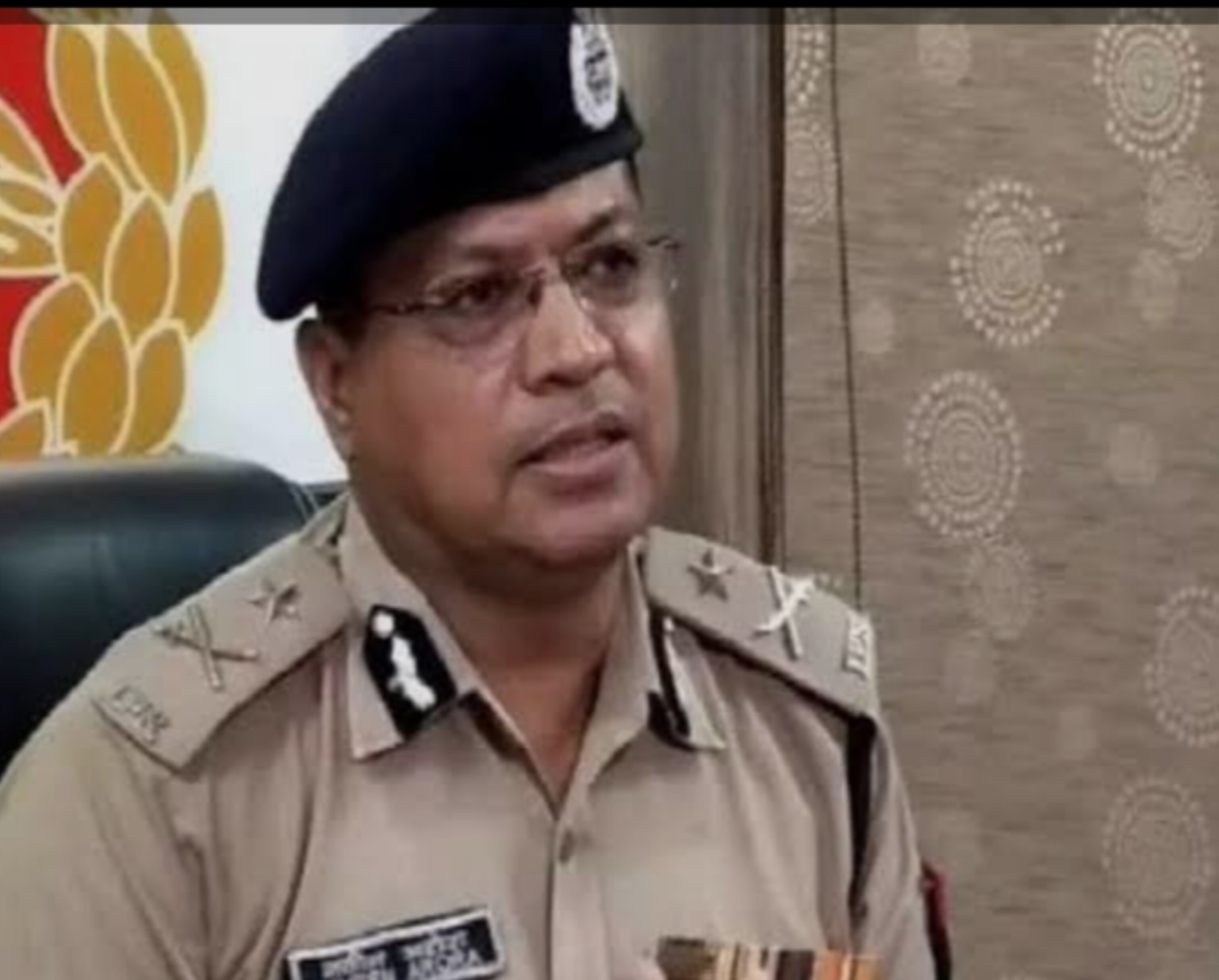 वाराणसी में बड़ा प्रशासनिक बदलाव: 1997 बैच के IPS नवीन अरोरा बने जोन के नए ADG, पीयूष मोर्डिया पहुंचे प्रयागराज