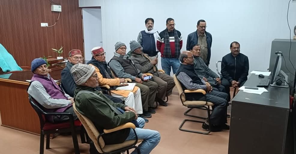 पेंशनर्स दिवस पर संवाद: प्रभारी मंत्री ने सुनीं समस्याएँ, समयबद्ध निस्तारण का दिया भरोसा