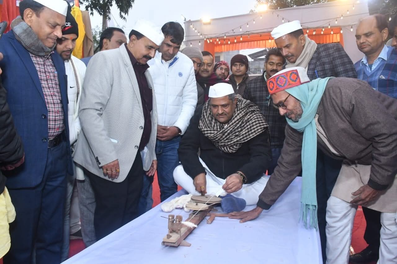 खादी उत्सव में उमड़ा जनसैलाब, ₹2.23 करोड़ के उत्पादों की रिकॉर्ड बिक्री के साथ समापन