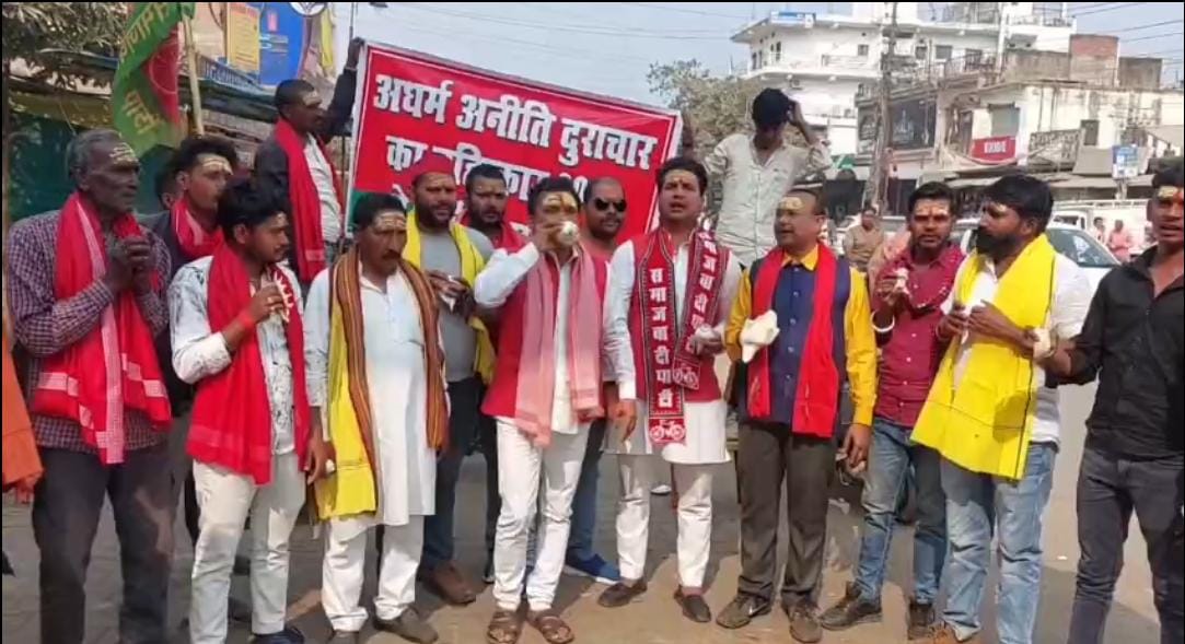  शंखों की गूंज और 'ब्राह्मण कार्ड' के साथ सपा का चुनावी शंखनाद