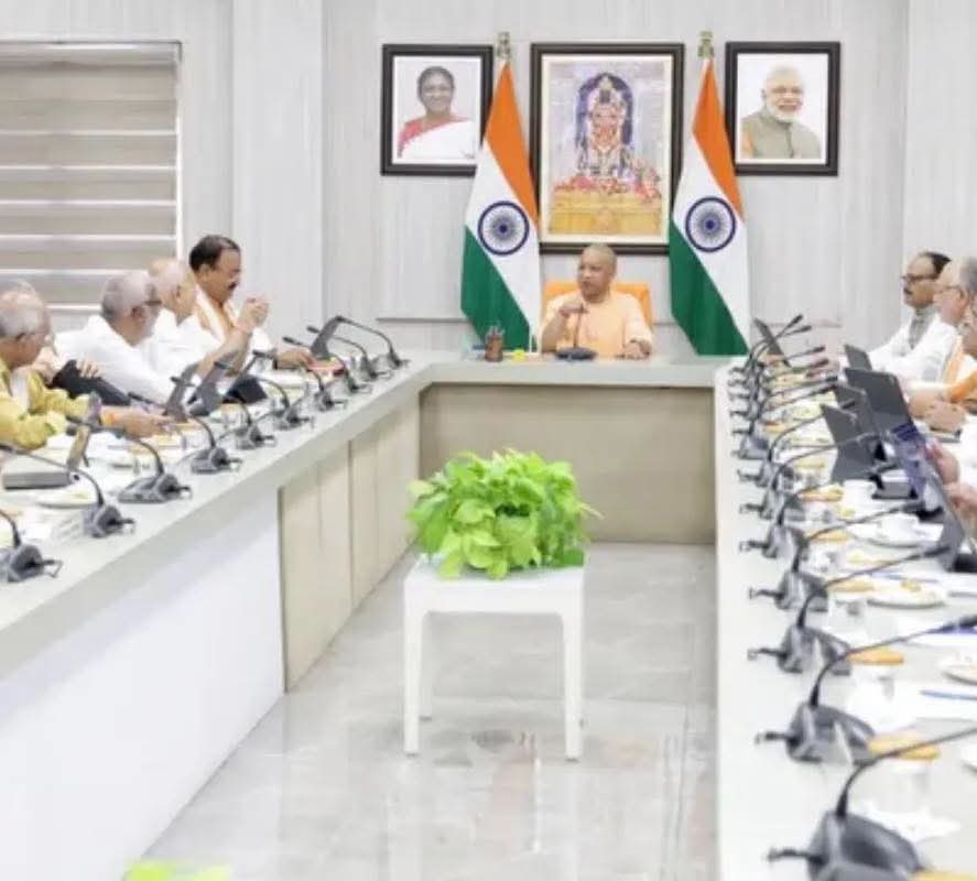 योगी कैबिनेट के 18 बड़े फैसलों पर मुहर: प्रयागराज-सोनभद्र एक्सप्रेसवे को मंजूरी, मेधावी छात्राओं को मिलेगी स्कूटी