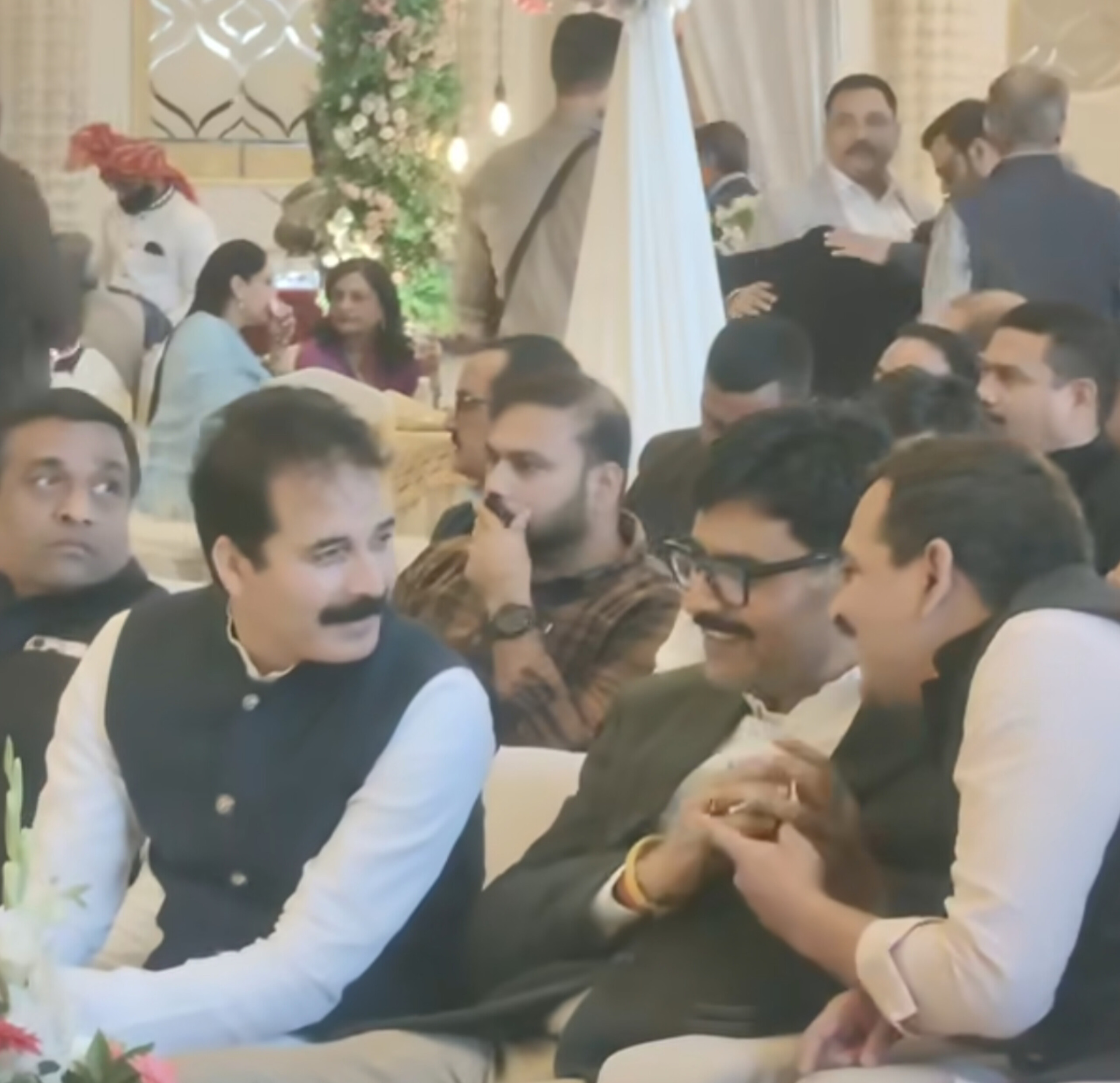 शुभम जायसवाल कांड में 'हाई वोल्टेज ड्रामा': पूर्व IPS अमिताभ ठाकुर ने 'मुख्यमंत्री के खास' पर माँगी जाँच, माफिया-सियासत का गठजोड़ बेनकाब!