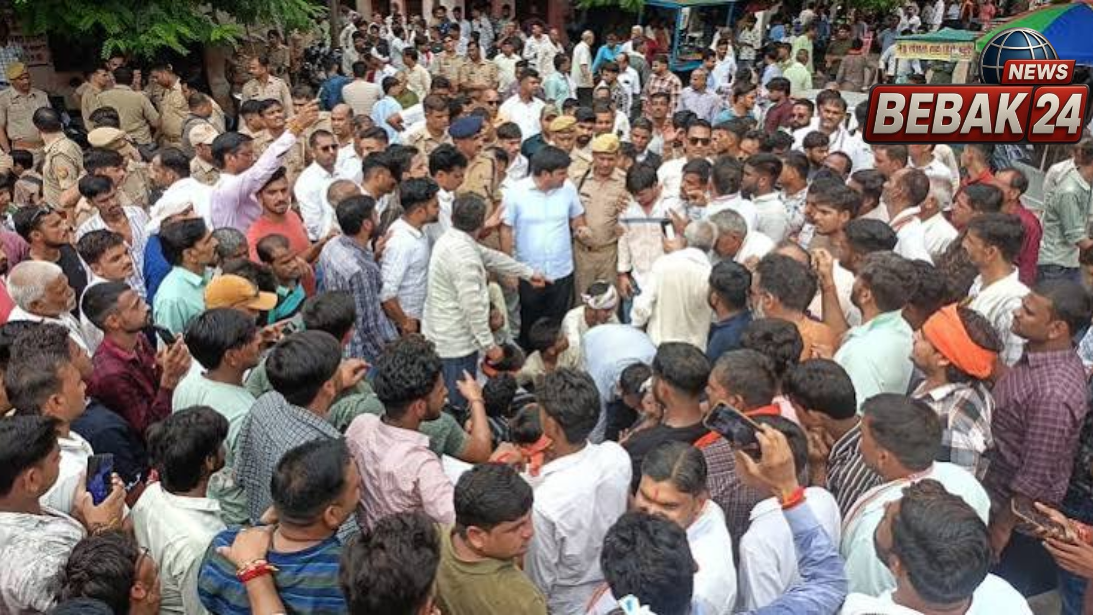 एत्मादपुर में यूजीसी नियमों के विरोध पर बवाल, पुलिस से झड़प के बाद हाईवे जाम