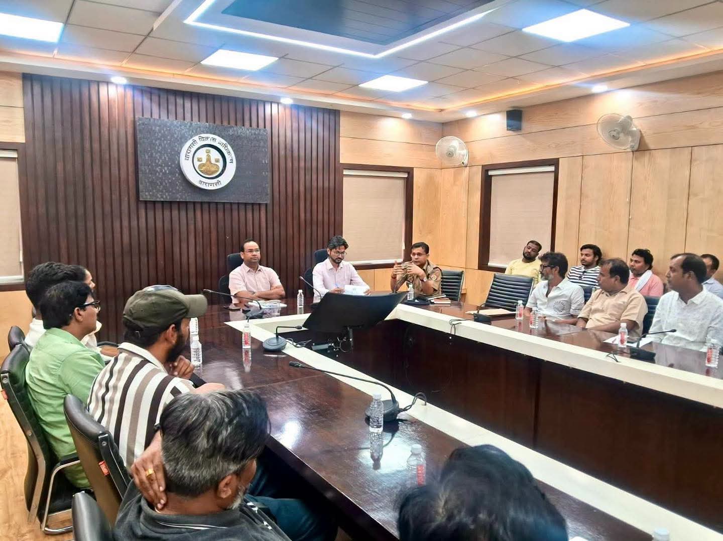 VDA-फायर विभाग की सख्ती, कई संस्थानों पर ताले&hellip; अब छात्रों की फीस का क्या होगा?