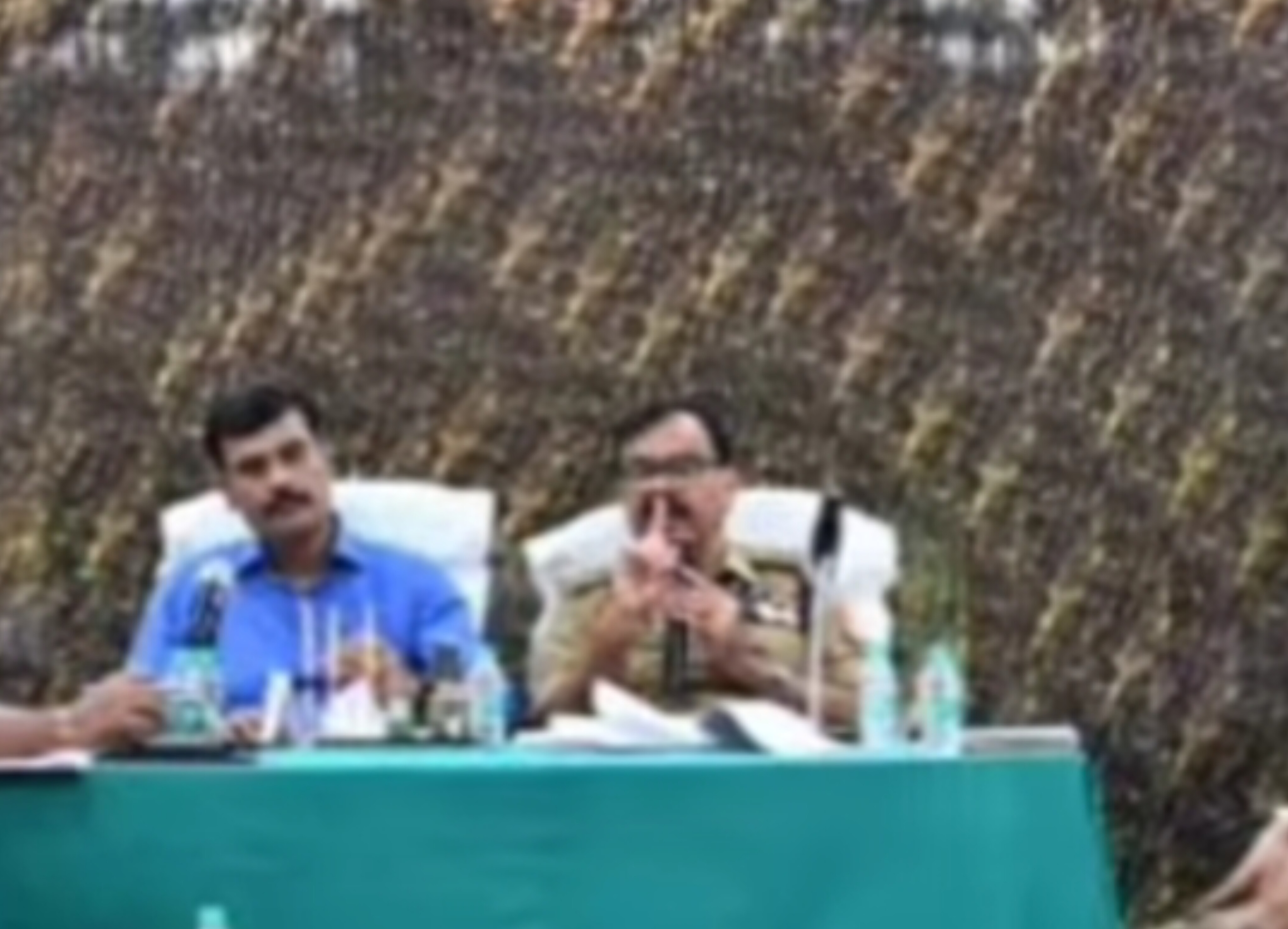 महावीरी झंडा जुलूस और सीएम आगमन को लेकर एक्शन में बलिया प्रशासन: जिलाधिकारी और एसपी ने ली अफसरों की क्लास, सुरक्षा के अभेद्य इंतजाम