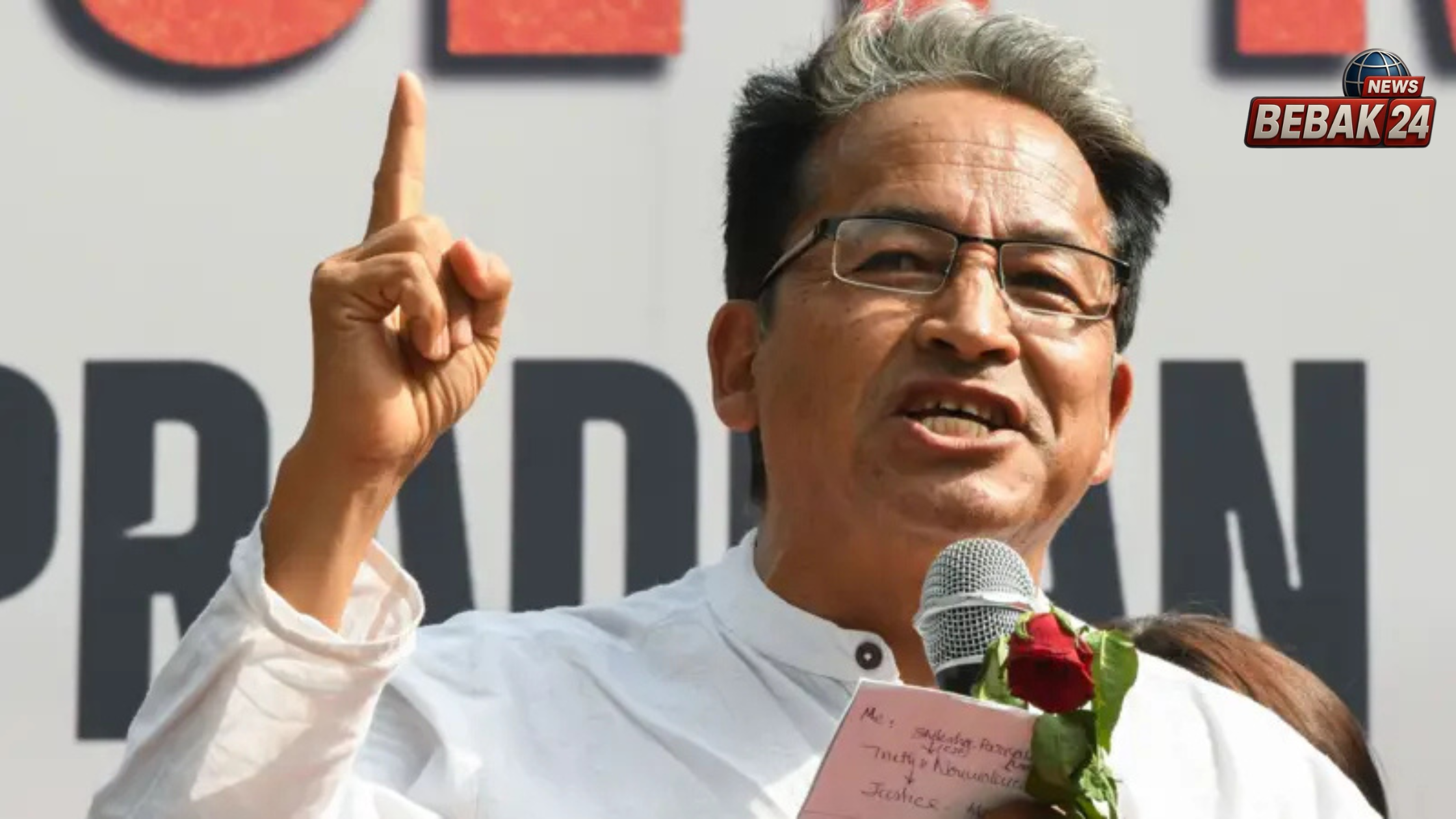 सोनम वांगचुक की अनिश्चितकालीन भूख हड़ताल शुरू, साथियों का आरोप&mdash; 'दिल्ली पुलिस ने रोकीं बुनियादी सुविधाएं'