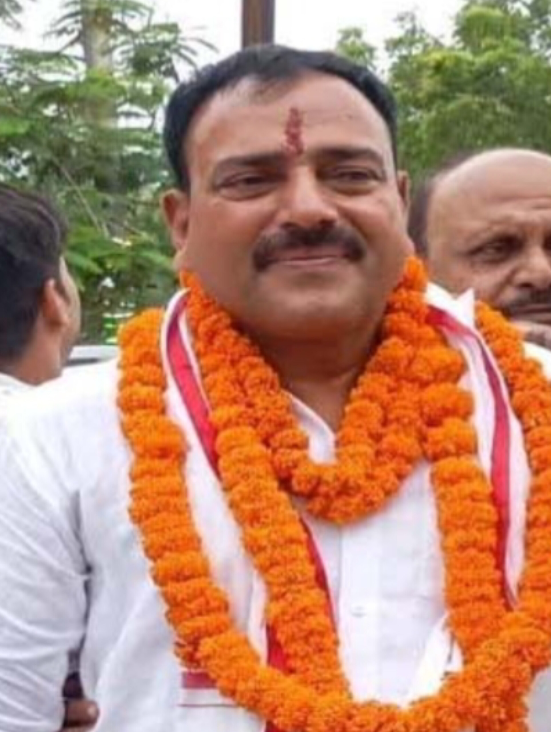 'दम' या कानून के मुंह पर तमाचा? हत्यारे का भव्य स्वागत और लाचार सिस्टम!
