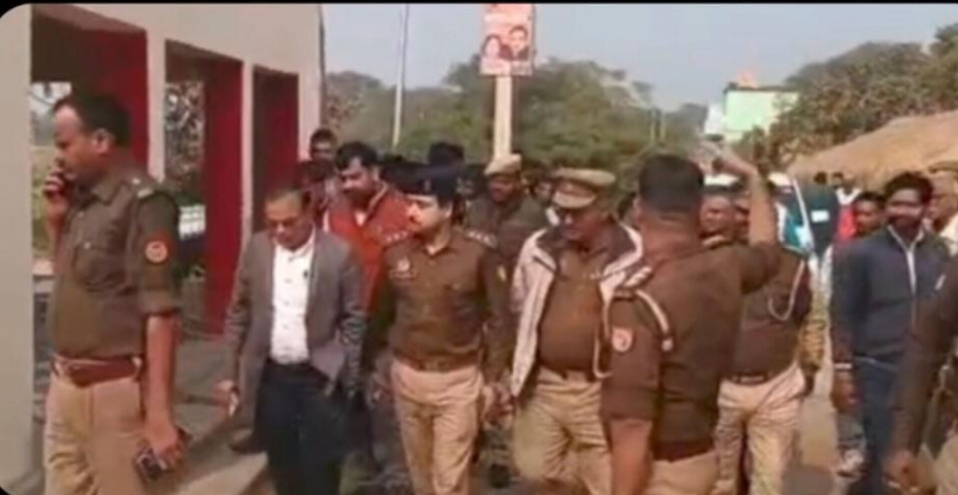 सोनभद्र में मजहबी उन्माद की कोशिश: शिव मंदिर में अमर्यादित कृत्य, आक्रोशित ग्रामीणों का हंगामा!