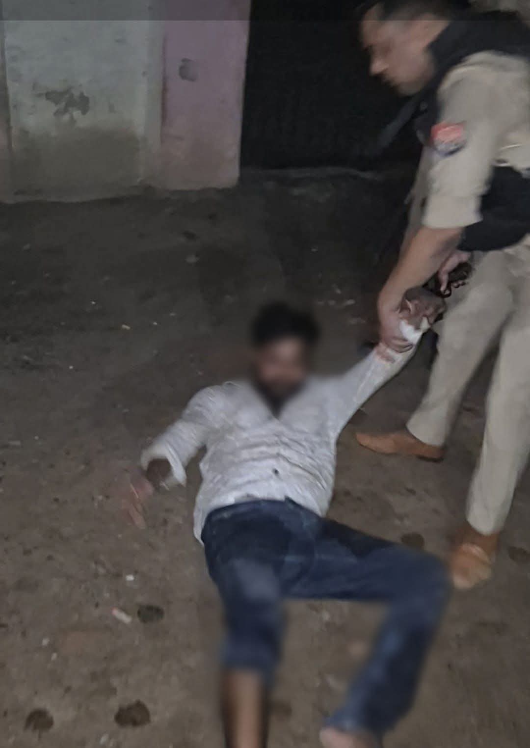 गाजीपुर में पुलिस और गौ तस्करों के बीच तड़के मुठभेड़, गोली लगने से एक बदमाश घायल, 3 गिरफ्तार