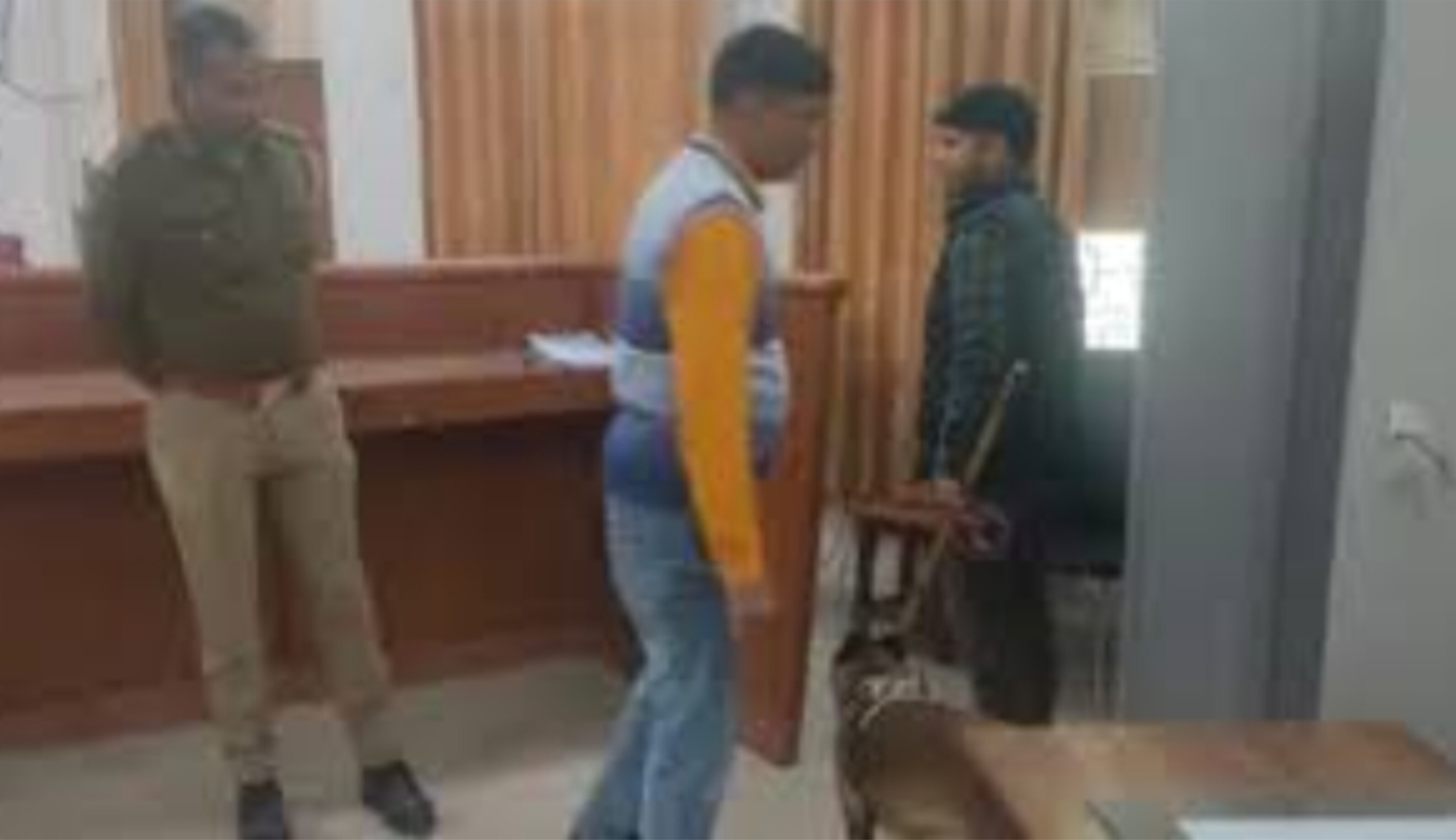 दीवानी कचहरी को बम से उड़ाने की धमकी: ई-मेल आते ही मचा हड़कंप, जज से लेकर वकील तक सब बाहर!