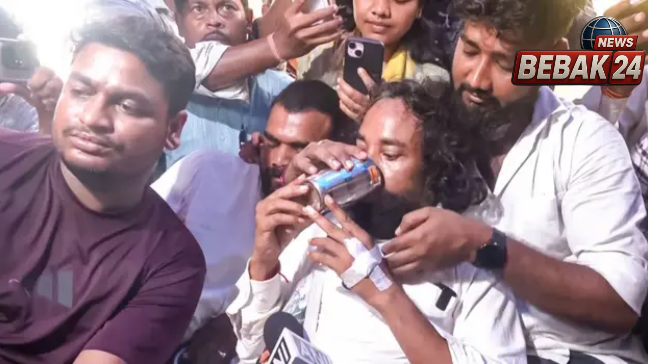 रांची में भूख हड़ताल पर बैठे प्रदर्शनकारी की तबीयत बिगड़ी, अस्पताल में कराया गया भर्ती