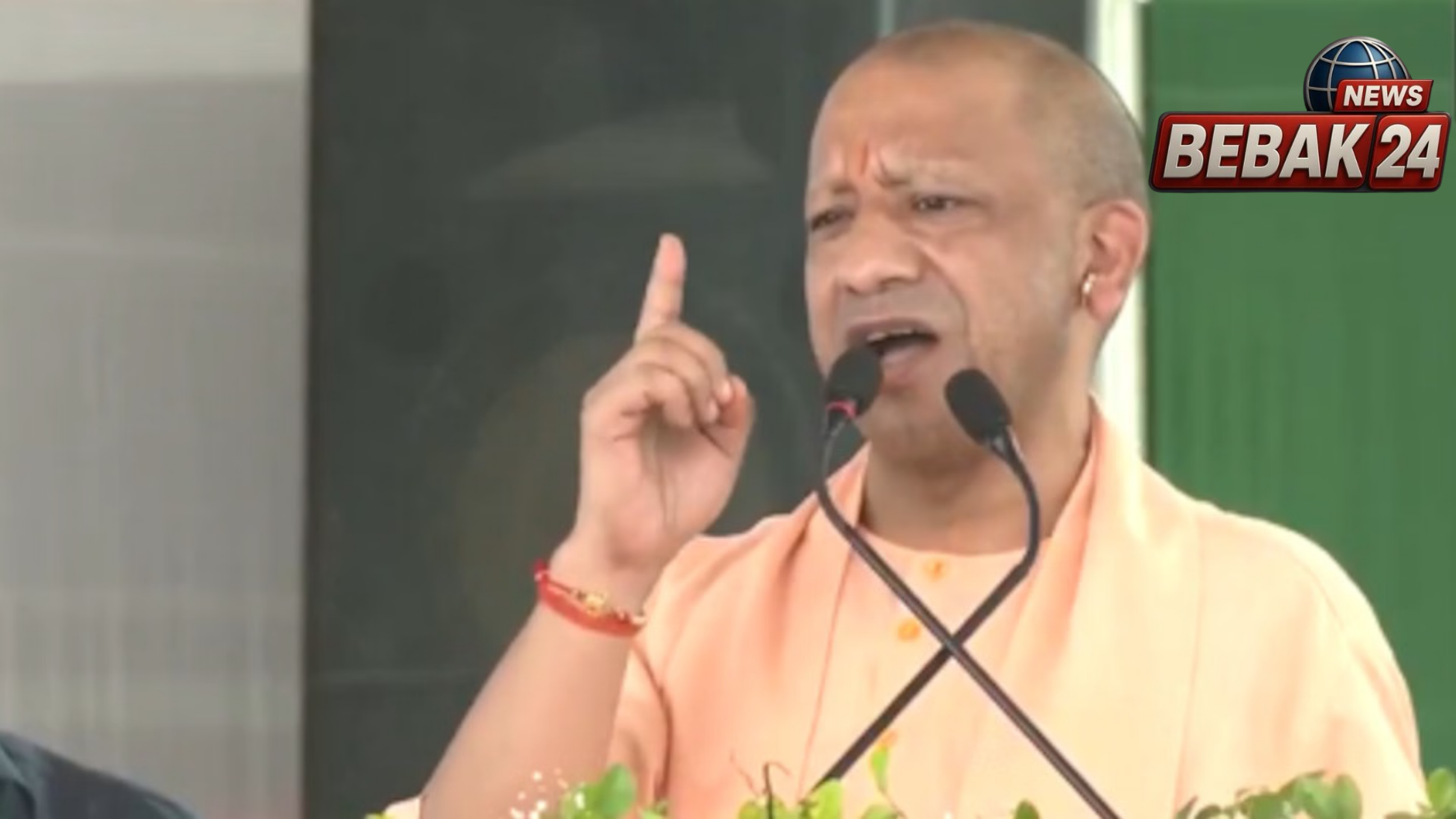 देवरिया में योगी का कांग्रेस-सपा पर हमला, बोले- एन्सेफलाइटिस के पीछे थी बीमार सोच