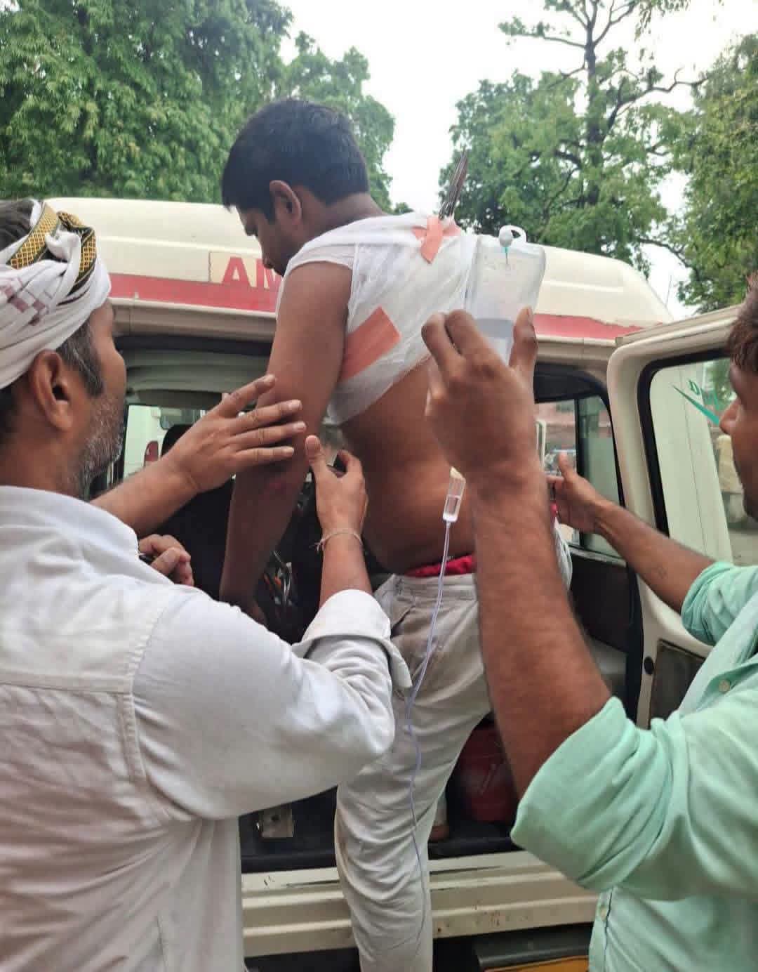 बहादुरपुर में अधिवक्ता पर दिनदहाड़े चाकू से जानलेवा हमला, नाजुक हालत में BHU रेफर