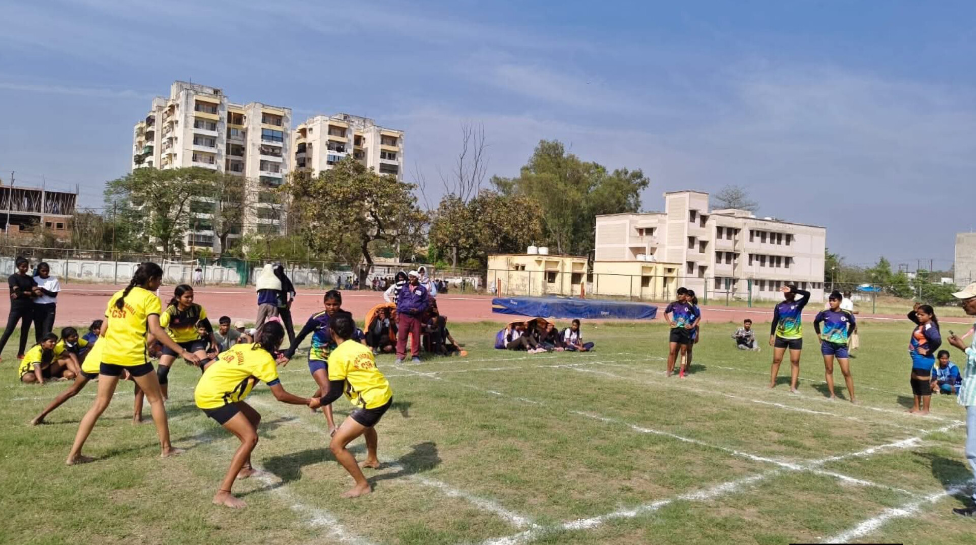 वाराणसी में ग्रामीण शेरों की दहाड़: 12 क्षेत्रों के दिग्गजों ने लालपुर के मैदान पर गाड़े झंडे!