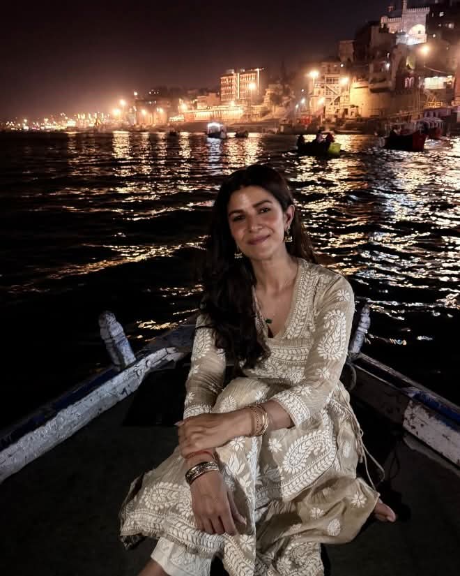 बनारस के रंग में रंगीं 'लंचबॉक्स' फेम निम्रत कौर: घाटों पर सुकून और मलइयो की मिठास के साथ बिताए पल