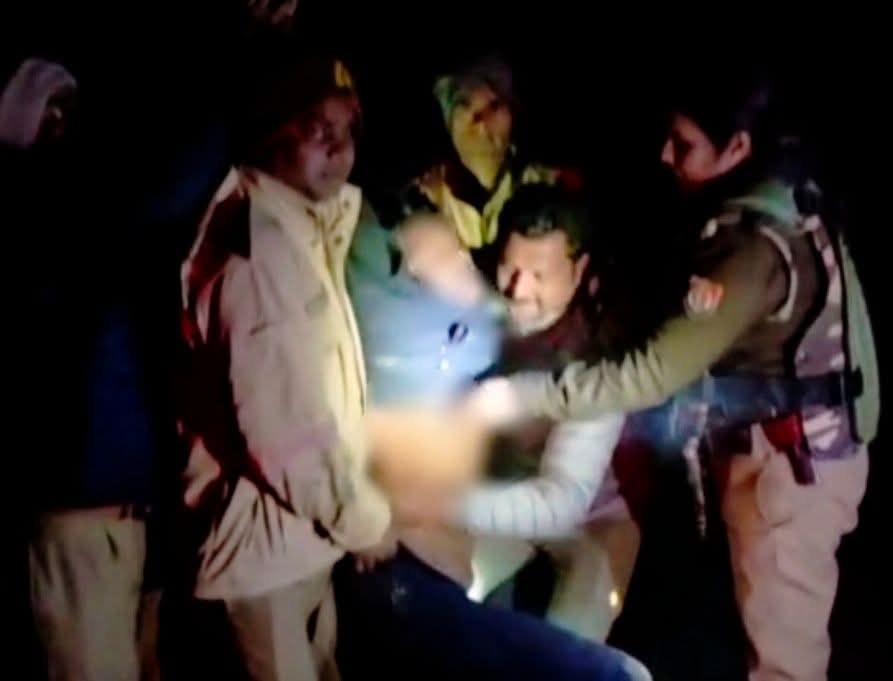 'ऑपरेशन क्लीन': 9 दिन में ही फुस्स हुई बदमाश की हेकड़ी, लाल बाबू के पैरों में घुसी पुलिस की गोली!