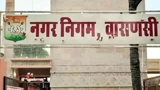 चौकाघाट में अवैध मछली मंडी पर चला नगर निगम का हंटर, 8 विक्रेताओं पर FIR की तैयारी!